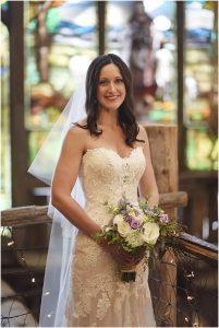 bridal portrait, wedding bouquet,evergreen barn wedding, mountain wedding planner, wedding planning colorado,