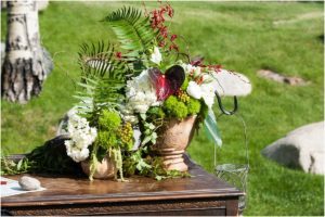 altar table, decor, floral, fern, organic, moss, plant wedding decor, outdoor ceremony, keystone ranch